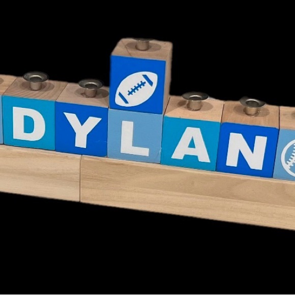 Personalised menorahs. Great for gifts for kids or the perfect host - Picture 3 of 3